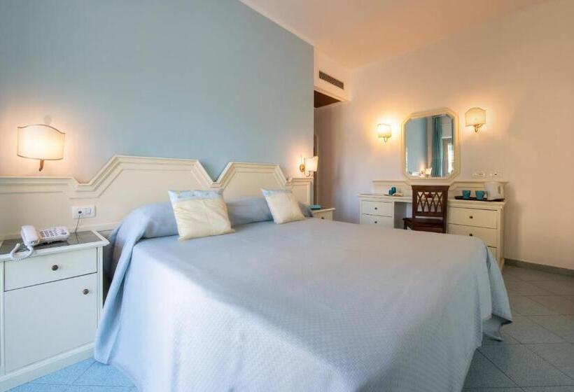 Номер Стандарт с Балконом, Ascot Sorrento