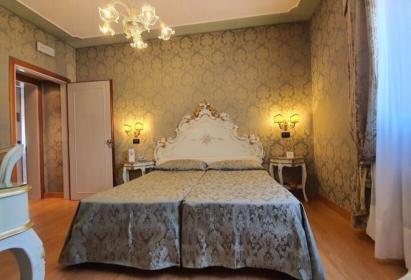غرفة كلاسيكية, Carlton on The Grand Canal