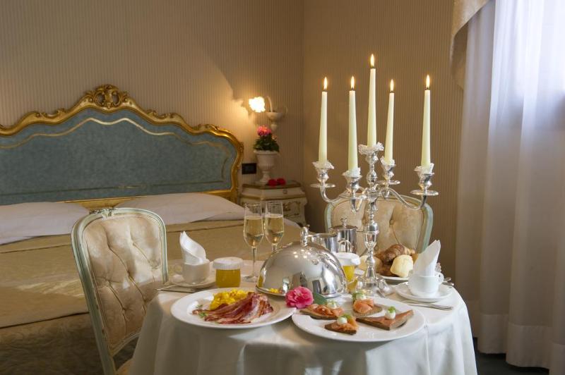 غرفة سوبيريور, Carlton on The Grand Canal