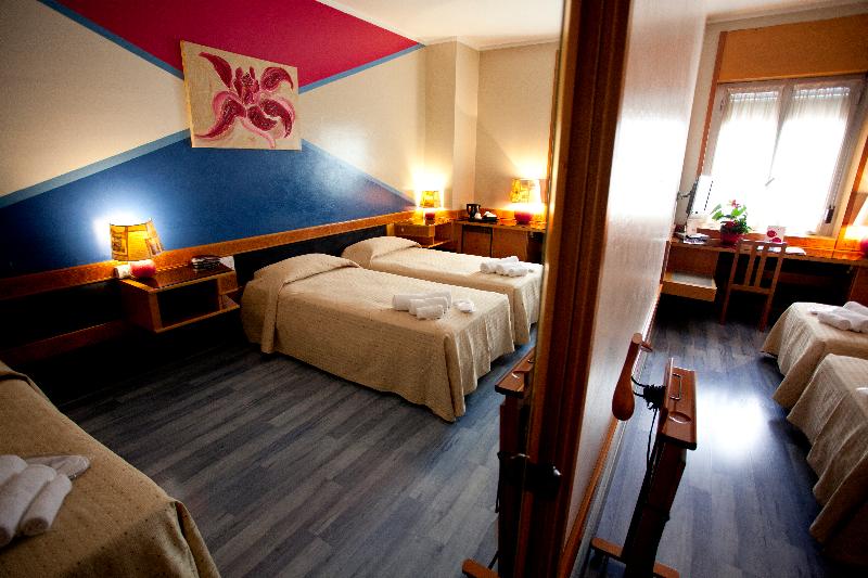 Habitación Cuádruple Estándar, Diplomatic