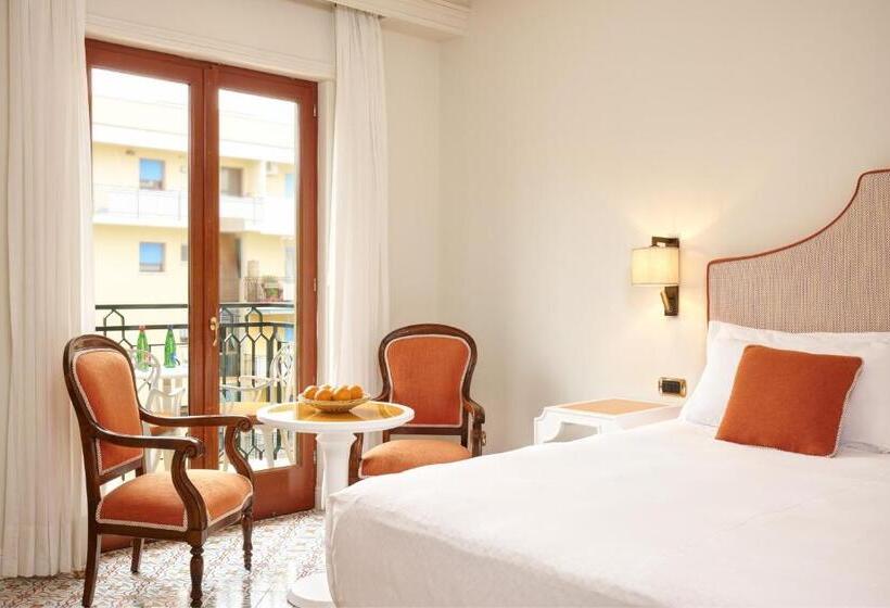 Habitación Estándar con Balcón, Grand Hotel De La Ville
