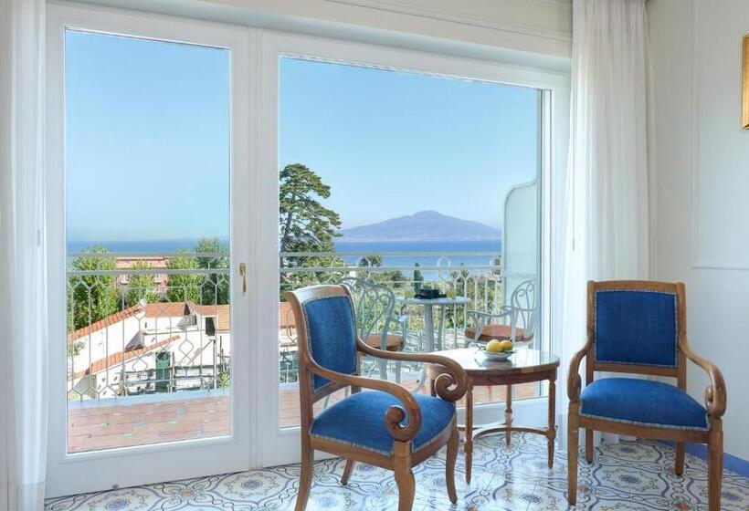 Комфортабельный номер с боковым видом на море, Grand Hotel De La Ville