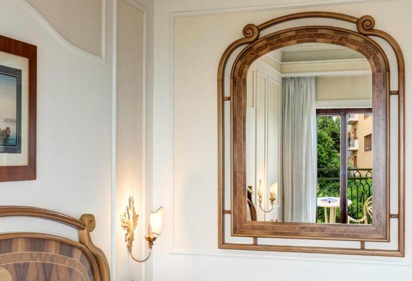 Номер Стандарт Индивидуальный с Балконом, Grand Hotel De La Ville