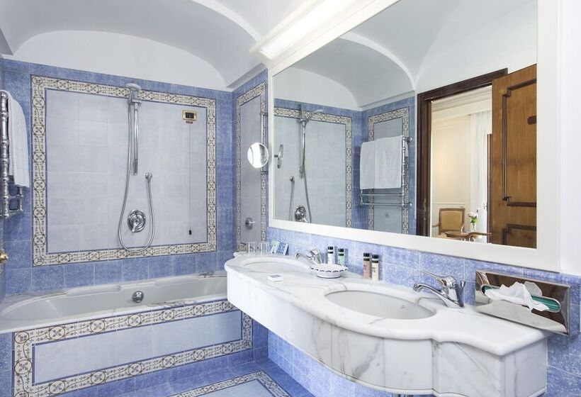 Комфортабельный номер с боковым видом на море, Grand Hotel De La Ville