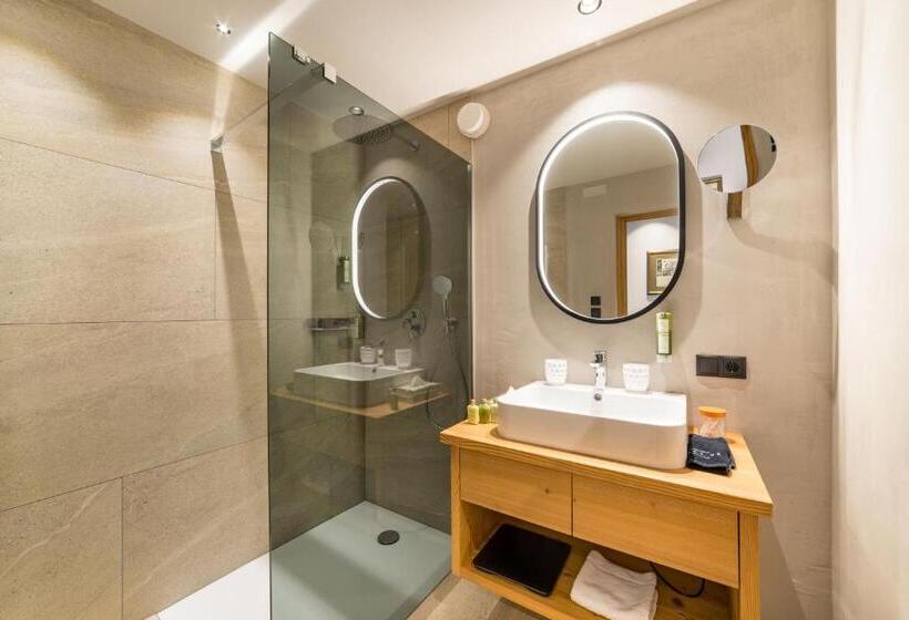 Номер Стандарт Вид на Бассейн, Mirabell Dolomites Hotel Luxury Ayurveda & Spa