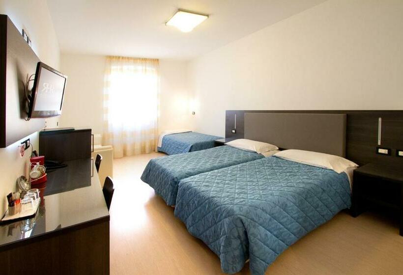 اتاق استاندارد چهار تخته, Roma