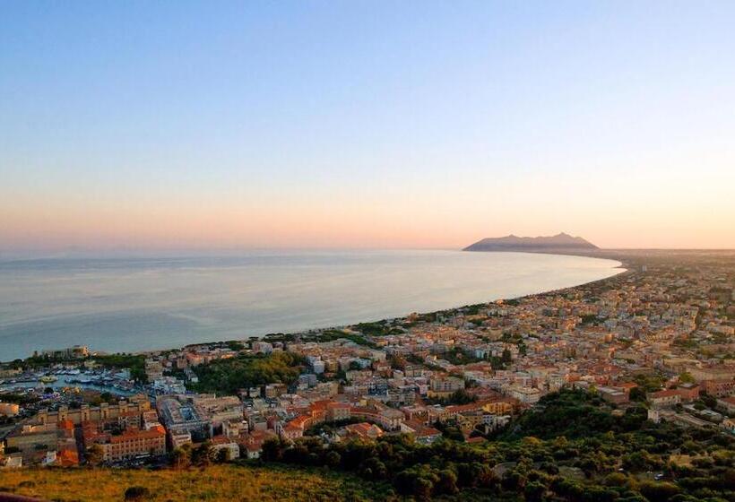 Семейный Номер Вид на Море, Torre Del Sole