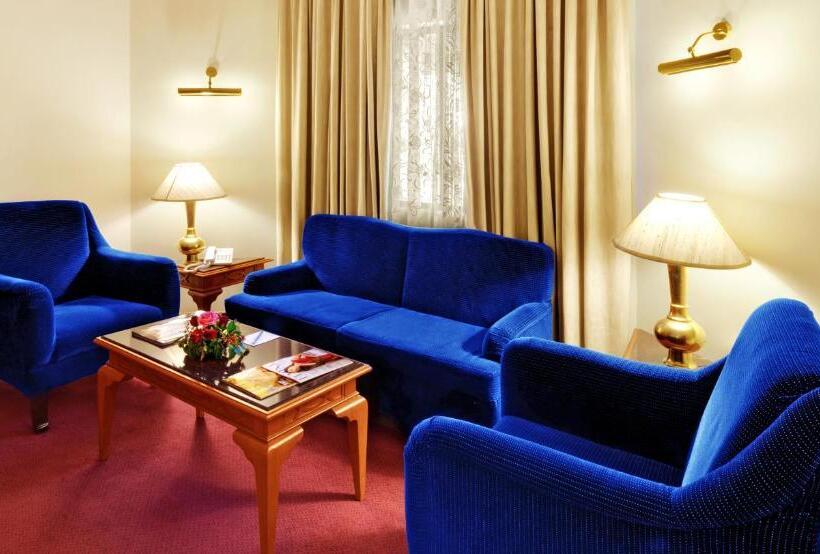 Президентский Люкс, Ambassador Ajanta Hotel, Aurangabad