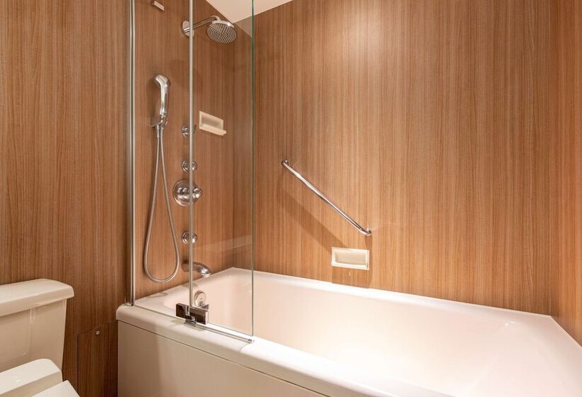 Номер Executive, Hilton Nagoya