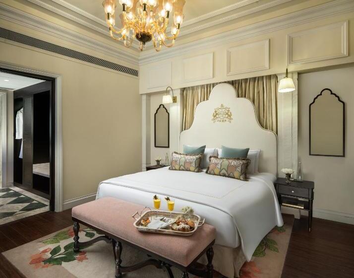 Вилла Deluxe 2 Спальни с Бассейном, Taj Usha Kiran Palace, Gwalior