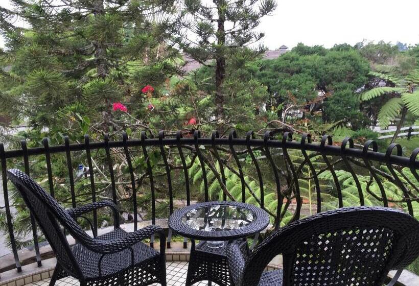 استودیوی استاندارد, Strawberry Park Resort