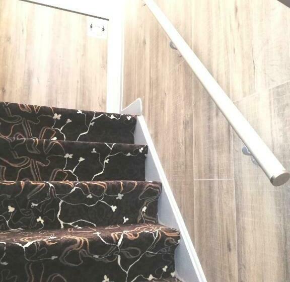 חדר בסיסי, Budget Trianon