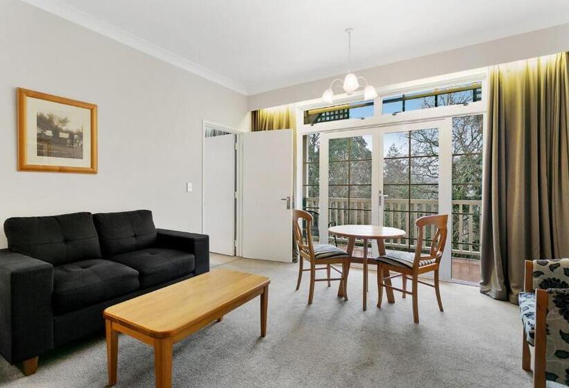 سوئیت با وان آب گرم, Wairakei Resort Taupo