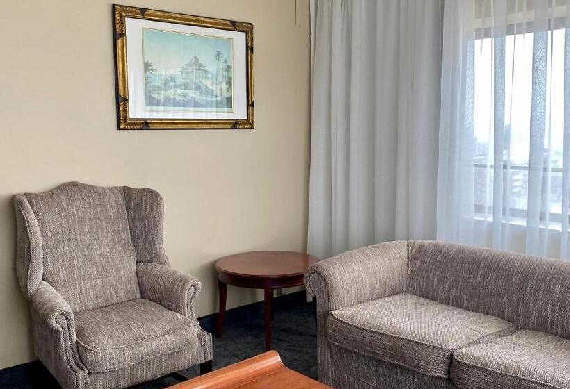 Suite, The Royal Hotel By Coastlands Hotels & Resorts