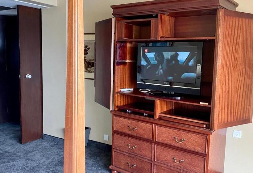 Suite, The Royal Hotel By Coastlands Hotels & Resorts