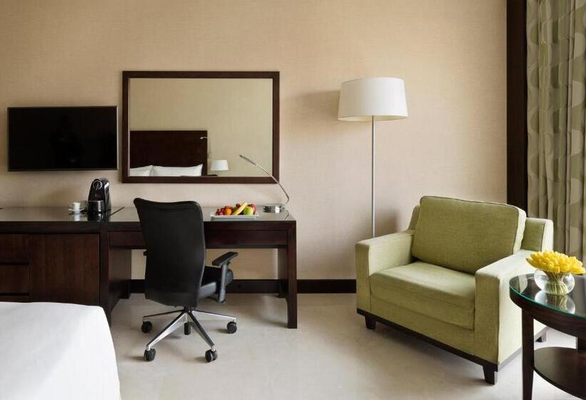 Номер Стандарт Кровать Кинг Адаптированный для Инвалидов, Crowne Plaza Jeddah, An Ihg