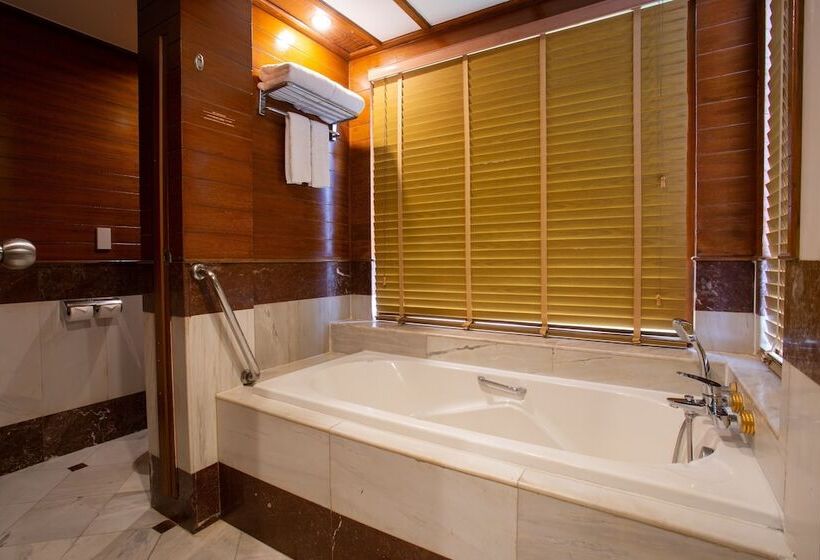 스탠다드 테라스 룸, Thavorn Beach Village Resort & Spa Phuket