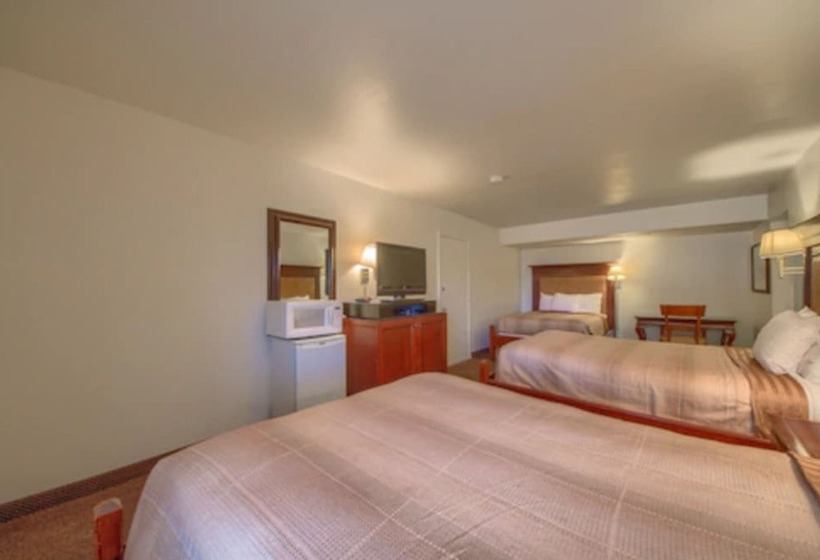 Номер Стандарт 2 Двуспальные Кровати, Americas Best Value Inn Uvalde
