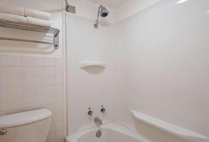 Chambre Standard 2 Lits Doubles, Sturgis Lodge And Suites
