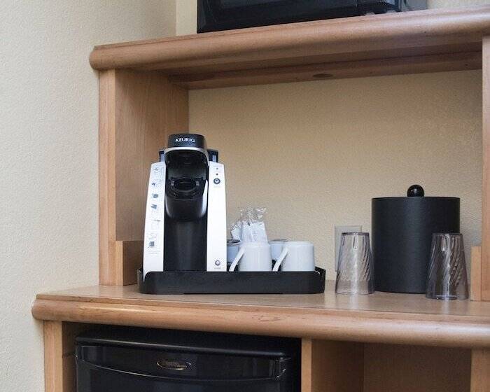 Люкс, The Landing