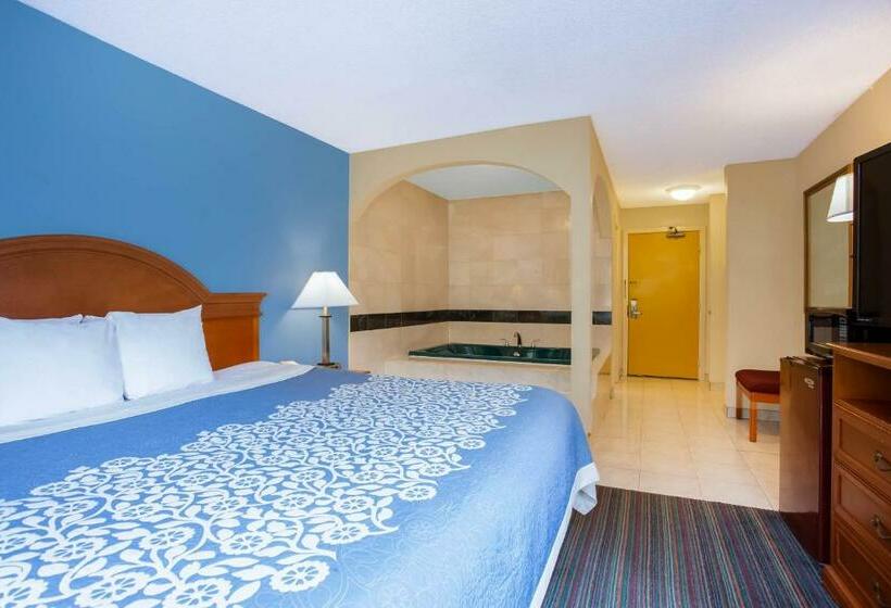 Люкс Кровать Кинг, Days Inn By Wyndham Runnemede Philadelphia Area