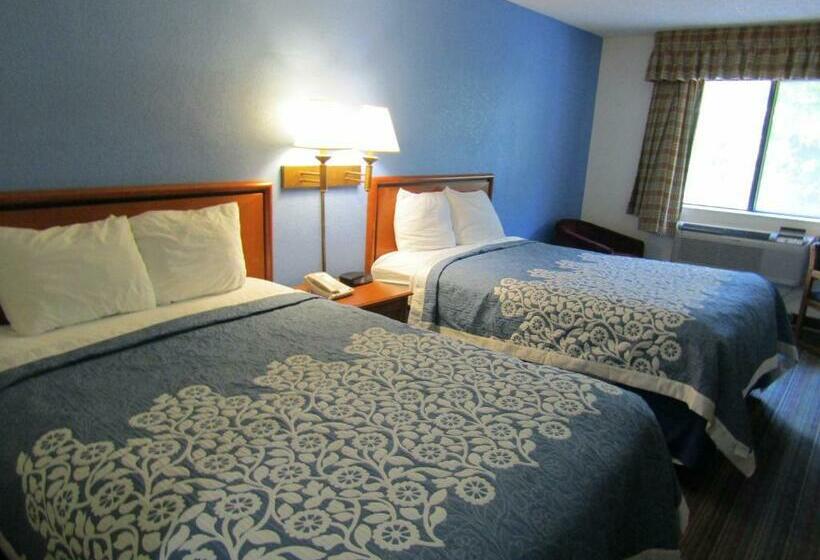 Номер Стандарт 2 Двуспальные Кровати, Days Inn By Wyndham Runnemede Philadelphia Area
