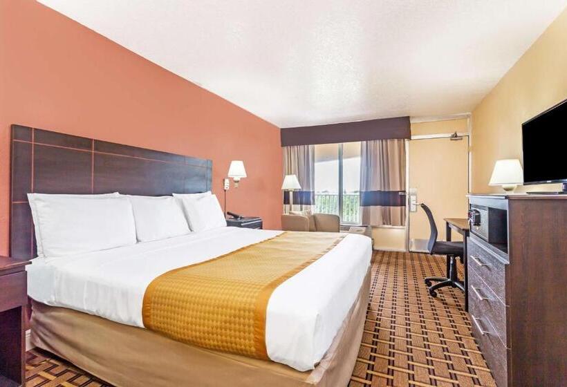 Номер Стандарт Кровать Кинг Адаптированный для Инвалидов, Days Inn By Wyndham Fort Lauderdale Oakland Park Airport N