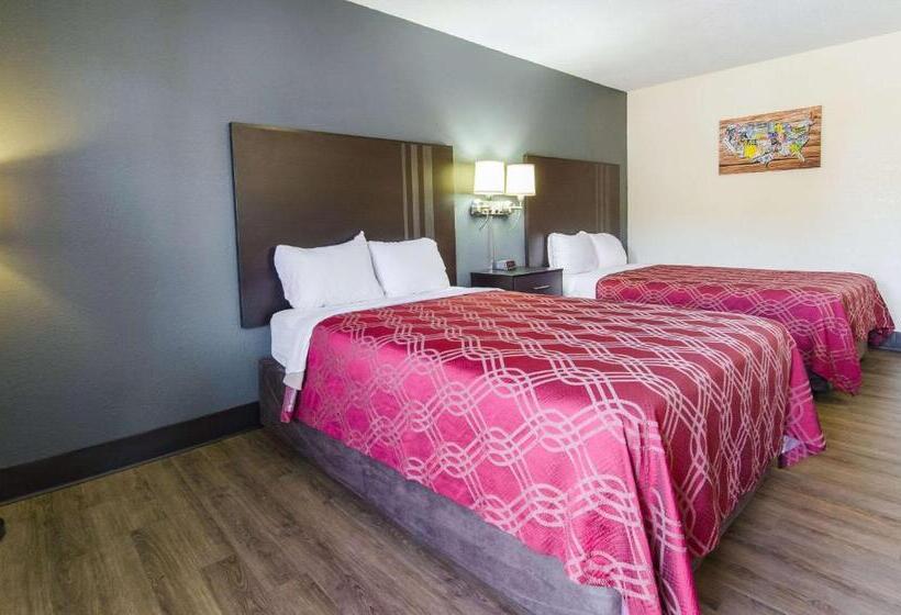 Номер Стандарт 2 Двуспальные Кровати, Econo Lodge Near Motor Speedway