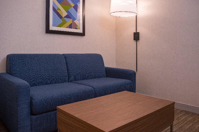이그제큐티브 룸 킹사이즈 침대, Holiday Inn Express Branford New Haven, An Ihg