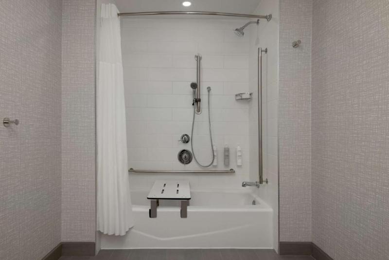 스탠다드 룸 킹사이즈 침대, Holiday Inn Los Angeles Gateway Torrance, An Ihg