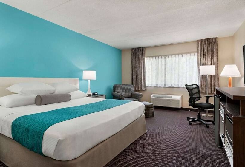 Номер бизнес-класса, Howard Johnson  By Wyndham South Portland