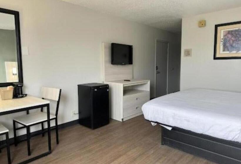 Номер Стандарт Кровать Кинг Адаптированный для Инвалидов, Quality Inn & Suites East Syracuse  Carrier Circle