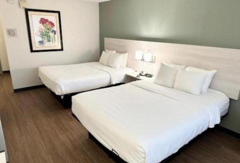 Номер Стандарт Адаптированный для Инвалидов, Quality Inn & Suites East Syracuse  Carrier Circle