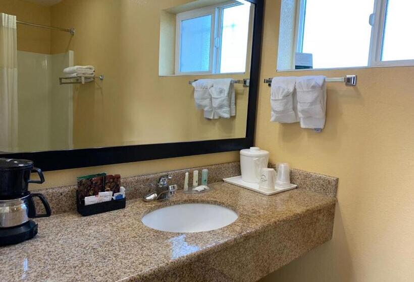 Номер Стандарт 2 Двуспальные Кровати, Quality Inn Ukiah