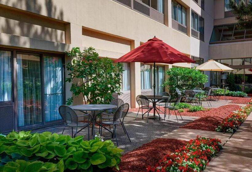 Номер Стандарт 2 Двуспальные Кровати, Detroit Marriott Livonia