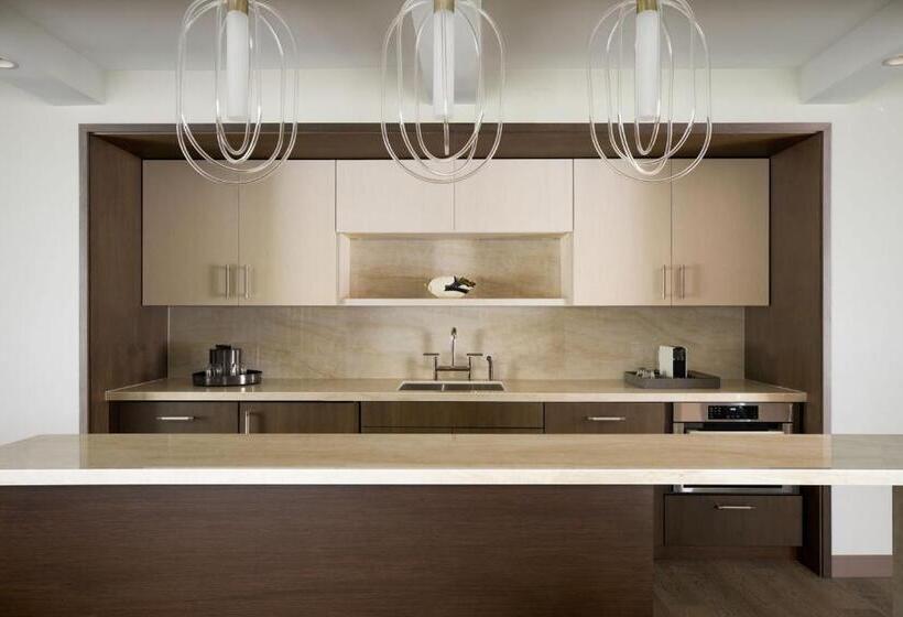 Люкс 4 Спальни, Vea Newport Beach, A Marriott Resort & Spa