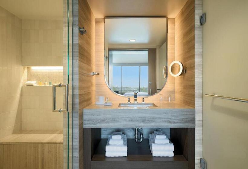Люкс 3 Спальни, Vea Newport Beach, A Marriott Resort & Spa