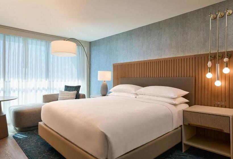 Номер Стандарт Кровать Кинг Адаптированный для Инвалидов, Vea Newport Beach, A Marriott Resort & Spa