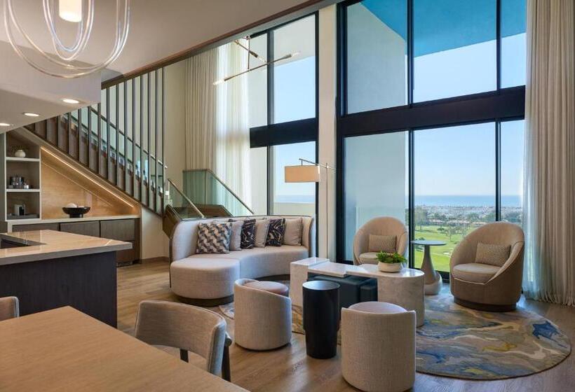 Люкс Кровать Кинг, Vea Newport Beach, A Marriott Resort & Spa