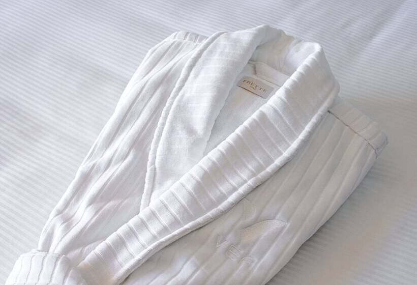 Люкс 3 Спальни, Vea Newport Beach, A Marriott Resort & Spa