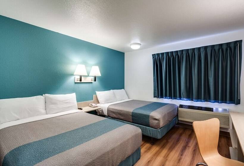 带2个双人床的标准工作室, Motel 6 Spokane, Wa  West