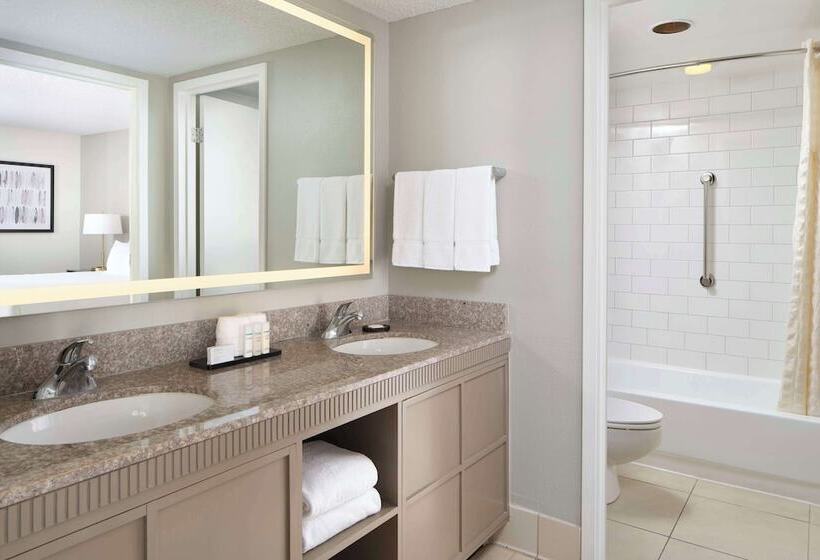 Номер Стандарт 2 Двуспальные Кровати, Embassy Suites By Hilton Myrtle Beach Oceanfront Resort