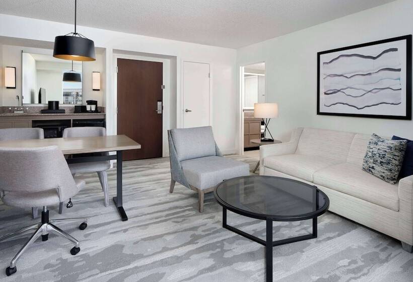 Люкс Адаптированный для Инвалидов, Embassy Suites By Hilton Myrtle Beach Oceanfront Resort