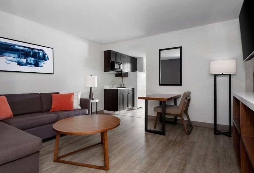 Люкс, Delta Hotels By Marriott Burlington