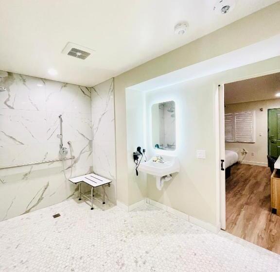 Quarto Estandar Cama King para Deficientes Físicos, La Casa Inn