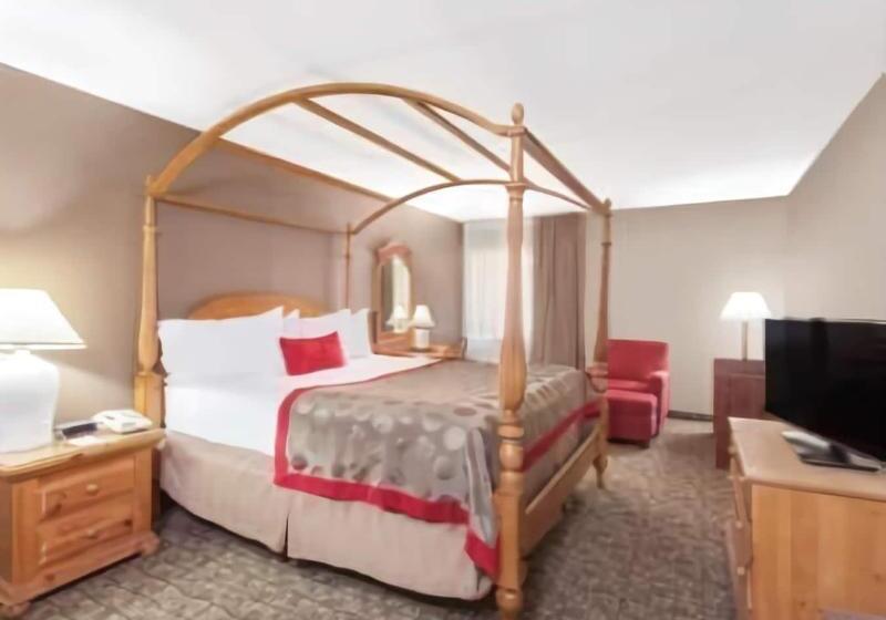 스위트 킹사이즈 침대, Ramada By Wyndham Fresno North