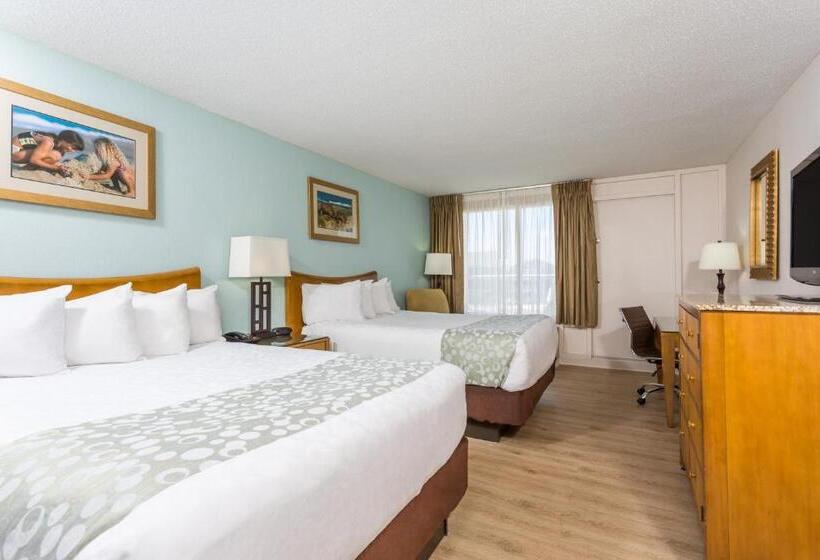Номер Стандарт Адаптированный для Инвалидов, Ramada Plaza By Wyndham Nags Head Oceanfront