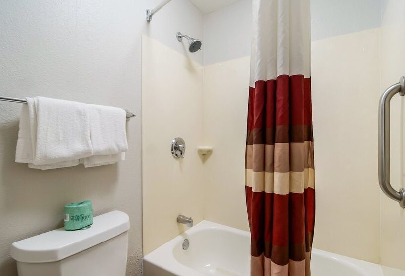 Номер Deluxe, Red Roof Inn Durham  Duke Univ Medical Center