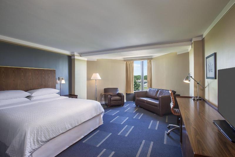 스탠다드 룸 호수 전망, Four Points By Sheraton Richmond
