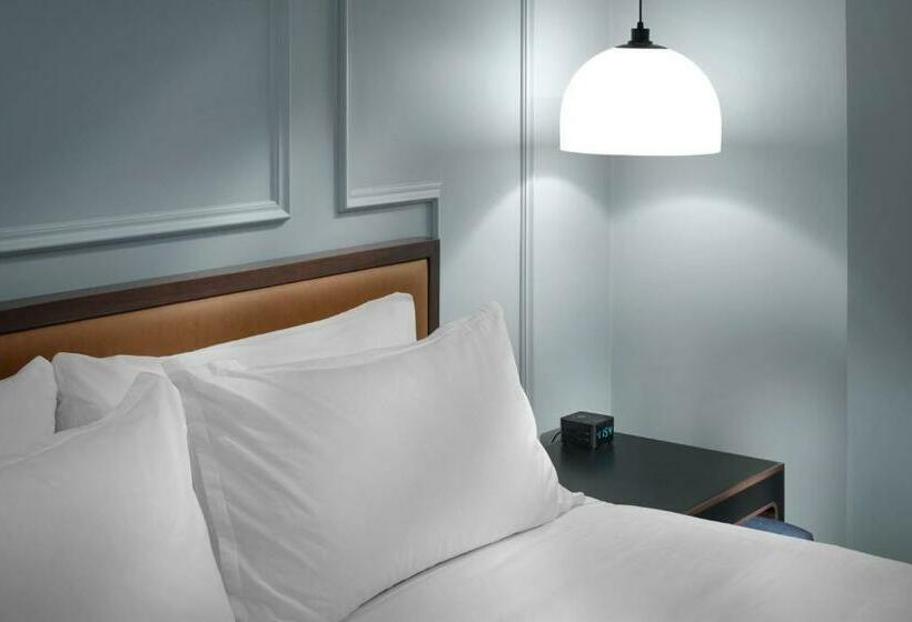 Deluxe Kamer, Axiom